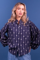 blusa bordados azules